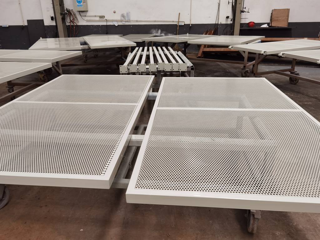 周围有激光切割加工厂